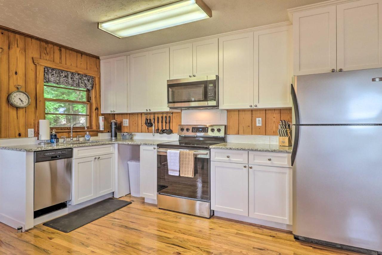 Waterfront Lake Martin Home With Grill And Beach! Eclectic المظهر الخارجي الصورة